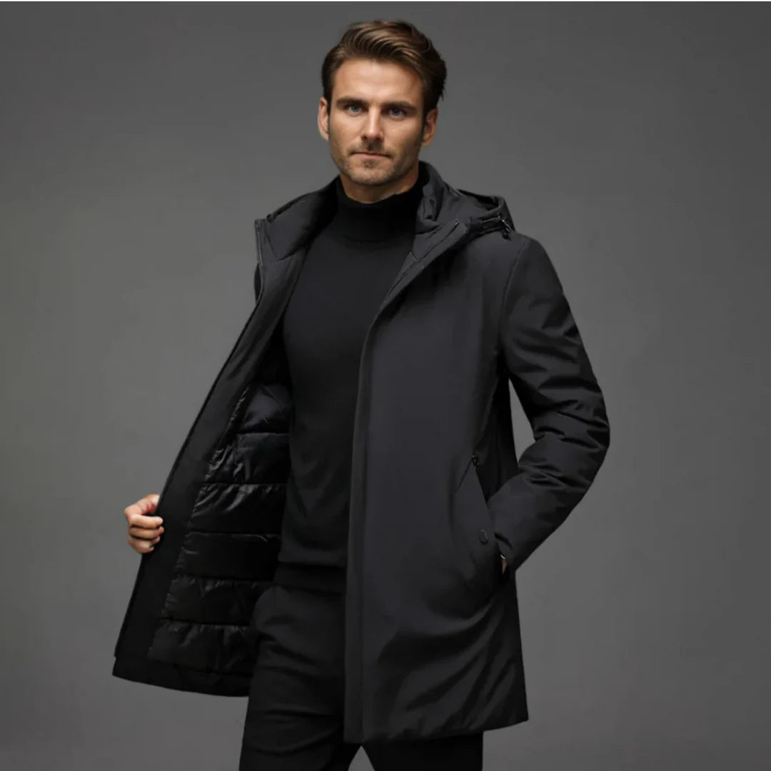 Innenansicht einer langen Herren Winterjacke mit leichtem Futter und versteckten Taschen