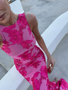 Alora Damen Abendkleid | Hochwertiger Stoffmix, Elegantes Blumendesign, Bodenlang 1