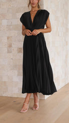 Elegantes Faltenkleid mit V-Ausschnitt und hoher Taille – Festliches Damenkleid für Hochzeitsgäste und besondere Anlässe 9