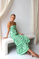 Farbenfrohes Spaghettiträgerkleid für Damen – Figurbetontes Sommerkleid aus Polyester-Viskose-Mischung 2
