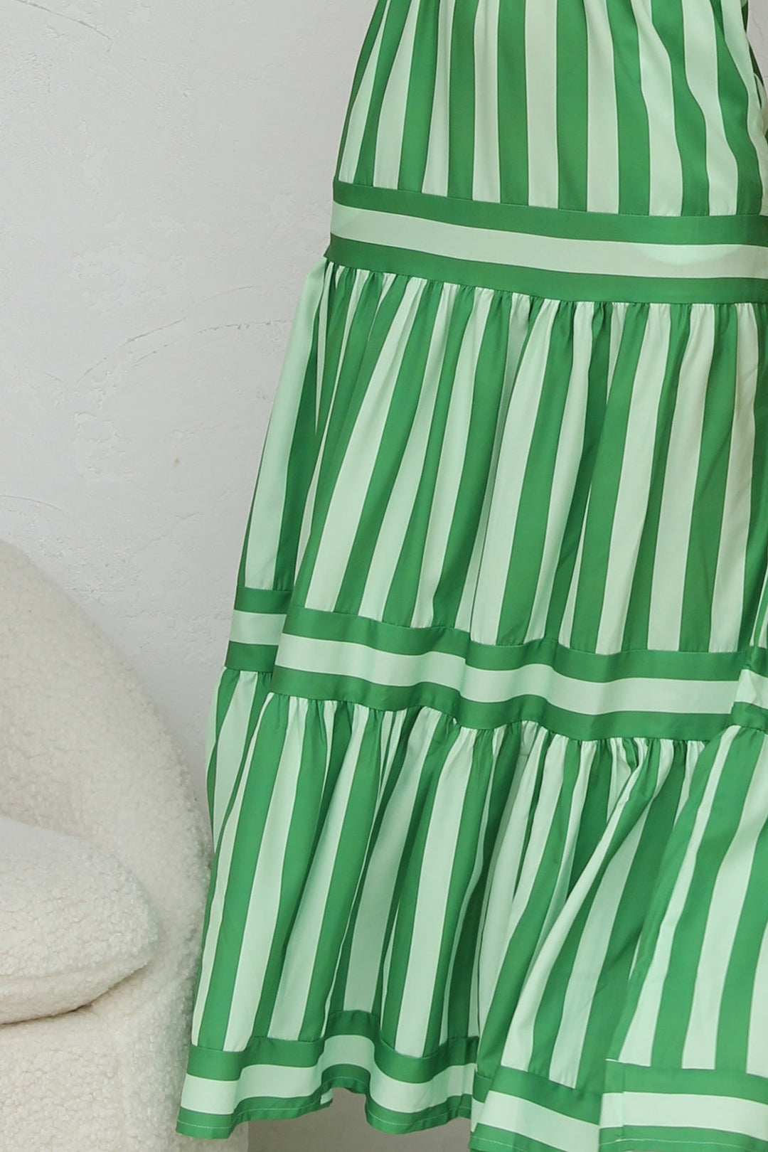 Farbenfrohes Spaghettiträgerkleid für Damen – Figurbetontes Sommerkleid aus Polyester-Viskose-Mischung 7