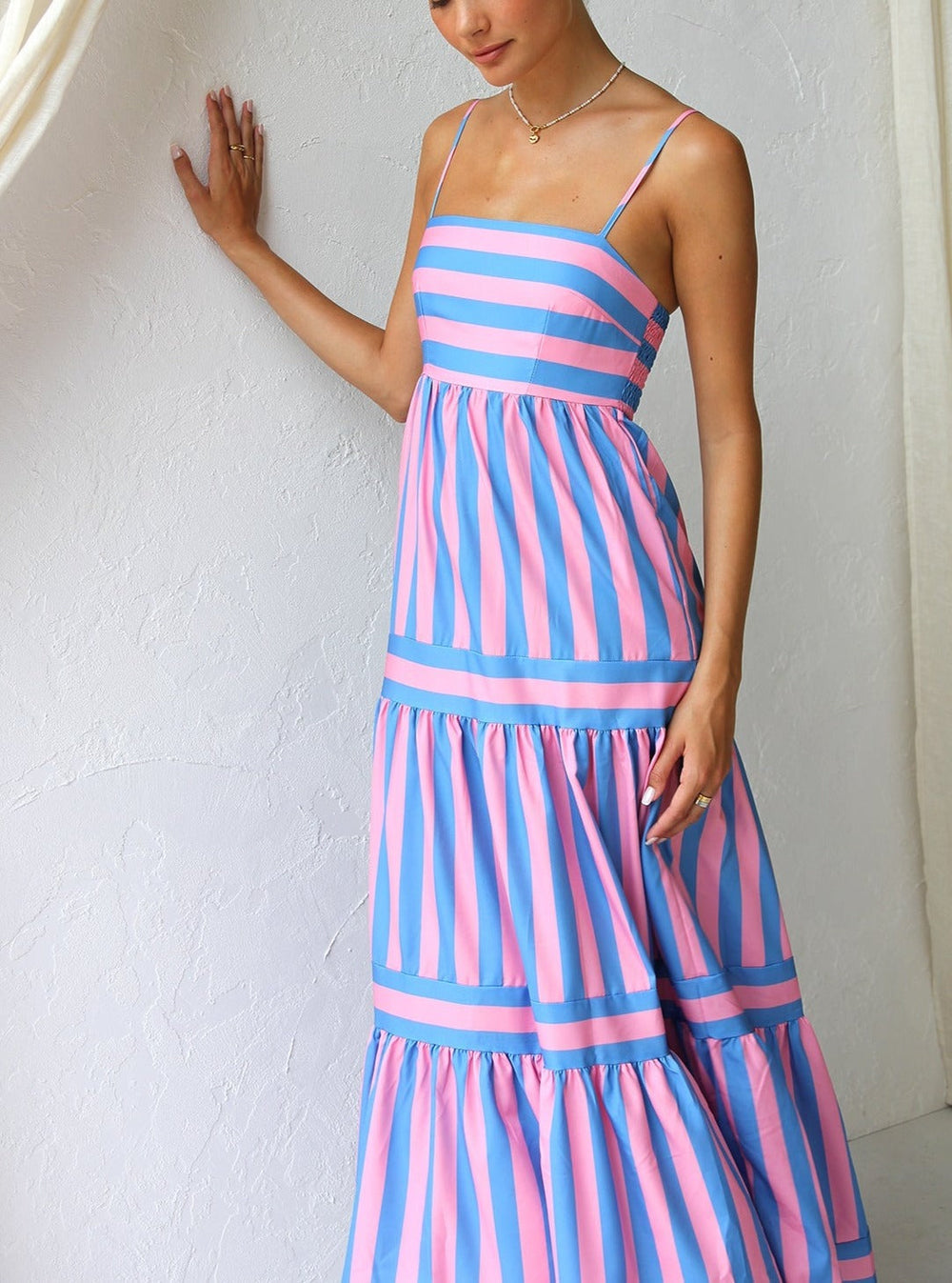 Farbenfrohes Spaghettiträgerkleid für Damen – Figurbetontes Sommerkleid aus Polyester-Viskose-Mischung 8
