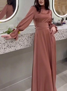 Frost Maxi Kleid für Damen | Satin, Elegant und Warm 5