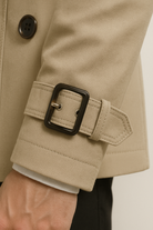 Herren Trenchcoat in Beige mit klassischem Reverskragen und elegantem Schnitt